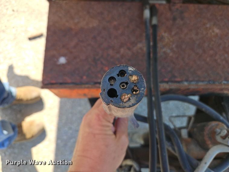 image for item EB8031 1998 Etnyre M4368 oil distributor trailer