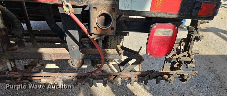 image for item EB8031 1998 Etnyre M4368 oil distributor trailer