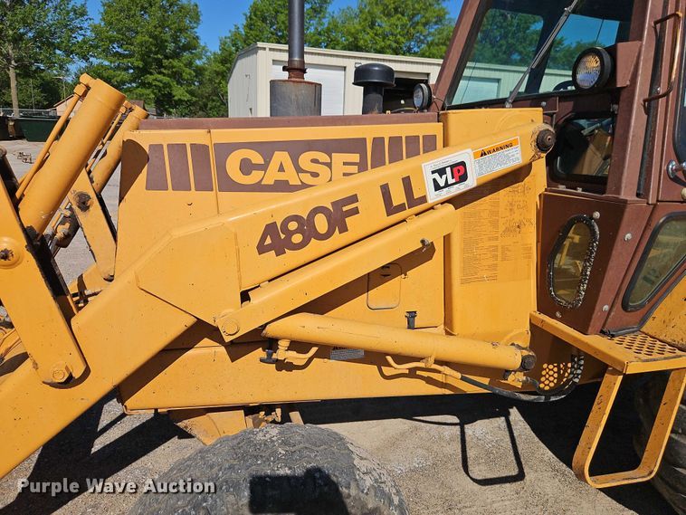 image for item EB8032 1993 Case 480F LL landscape tractor