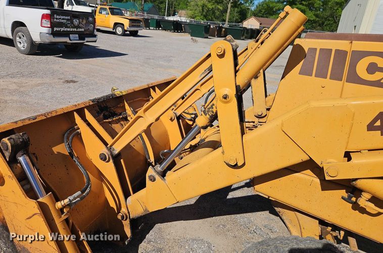 image for item EB8032 1993 Case 480F LL landscape tractor