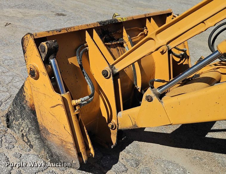 image for item EB8032 1993 Case 480F LL landscape tractor