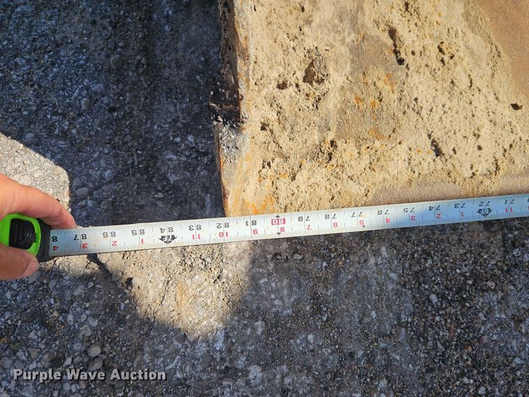 image for item EB8032 1993 Case 480F LL landscape tractor