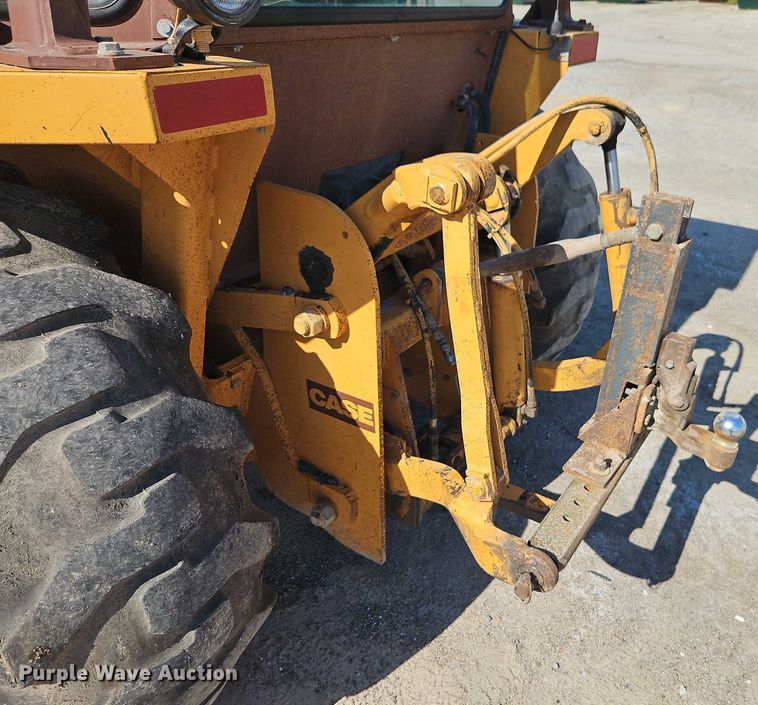 image for item EB8032 1993 Case 480F LL landscape tractor