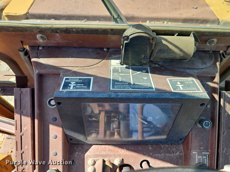 image for item EB8032 1993 Case 480F LL landscape tractor