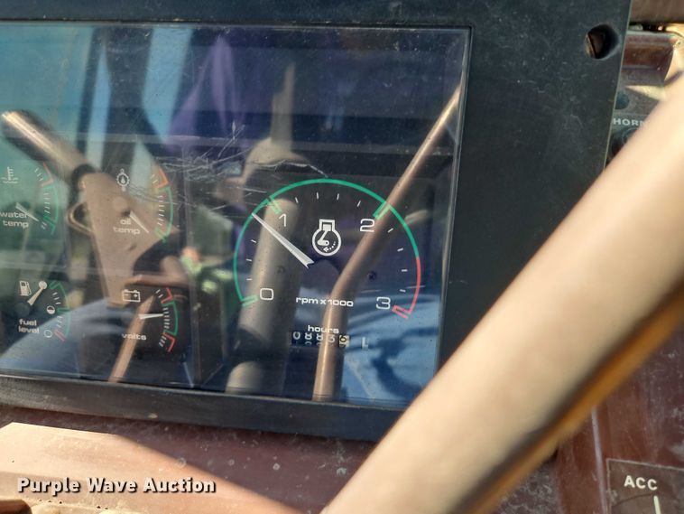 image for item EB8032 1993 Case 480F LL landscape tractor