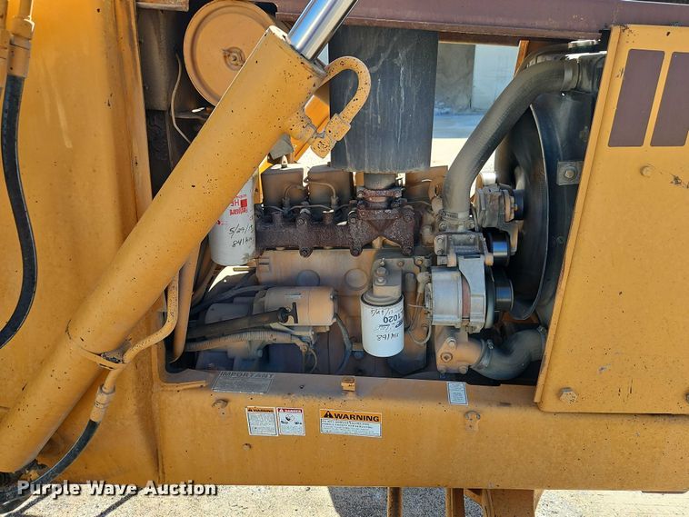 image for item EB8032 1993 Case 480F LL landscape tractor