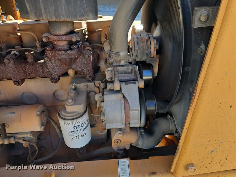 image for item EB8032 1993 Case 480F LL landscape tractor