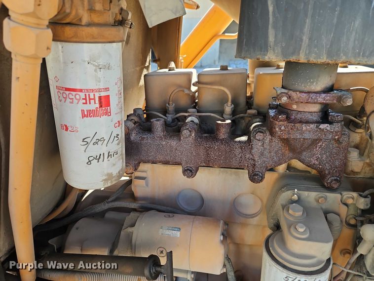 image for item EB8032 1993 Case 480F LL landscape tractor