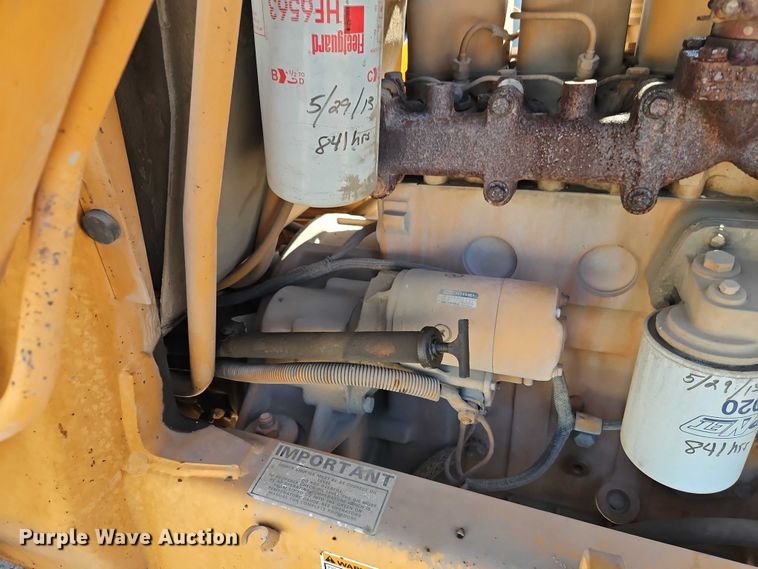 image for item EB8032 1993 Case 480F LL landscape tractor