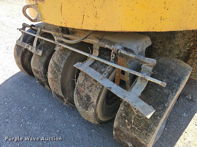 image for item EB8033 Ferguson 555-7109 pneumatic roller