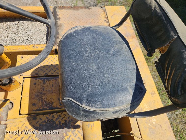 image for item EB8033 Ferguson 555-7109 pneumatic roller