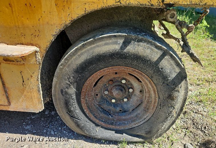 image for item EB8033 Ferguson 555-7109 pneumatic roller