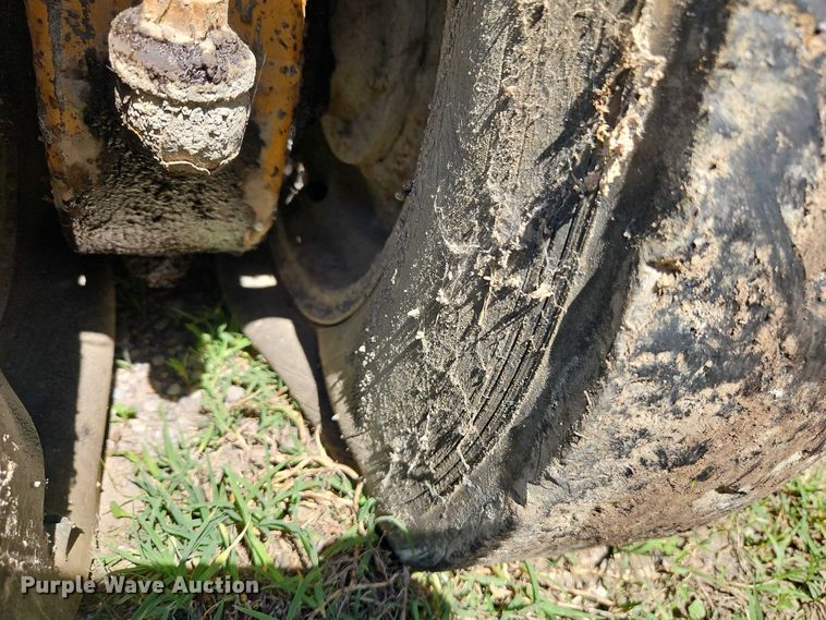 image for item EB8033 Ferguson 555-7109 pneumatic roller