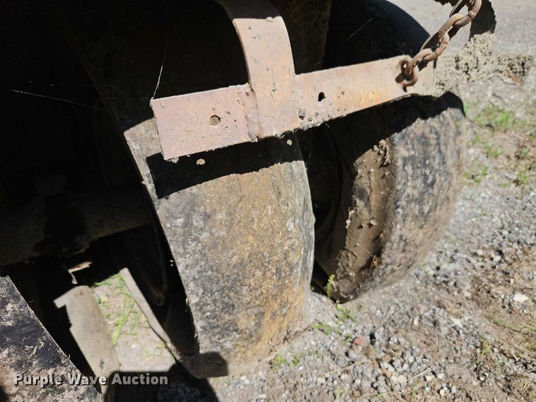 image for item EB8033 Ferguson 555-7109 pneumatic roller