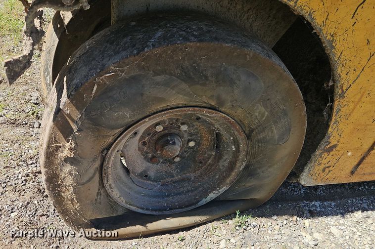 image for item EB8033 Ferguson 555-7109 pneumatic roller