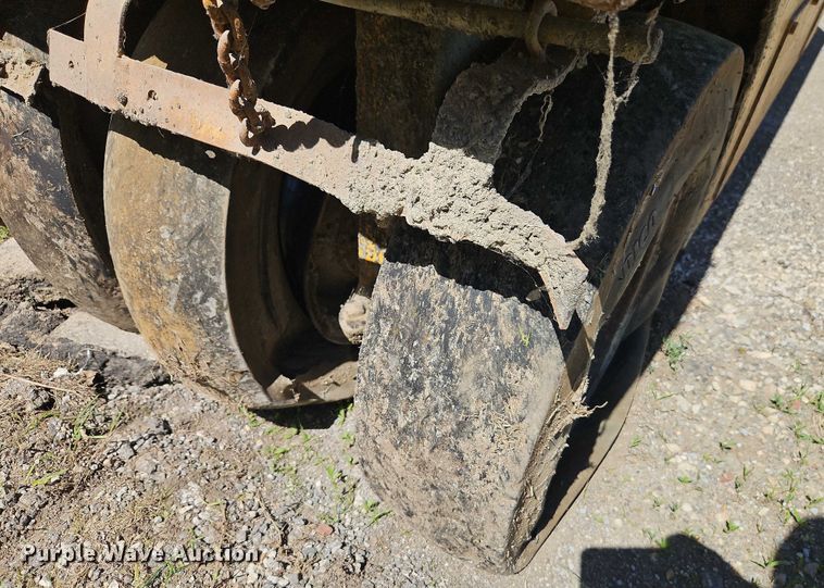 image for item EB8033 Ferguson 555-7109 pneumatic roller