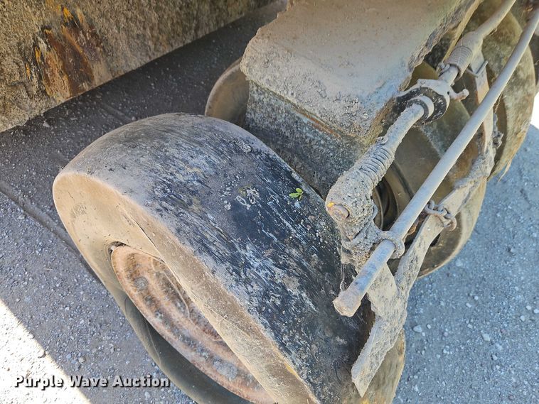 image for item EB8033 Ferguson 555-7109 pneumatic roller