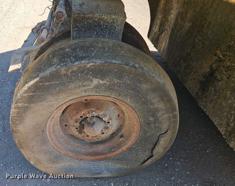 image for item EB8033 Ferguson 555-7109 pneumatic roller