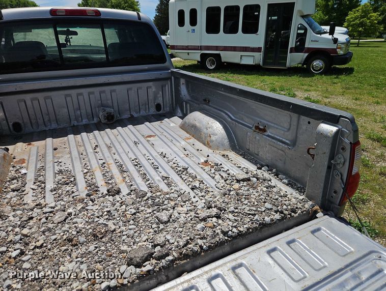 image for item EB8035 2002 Toyota Tundra Access Cab pickup truck