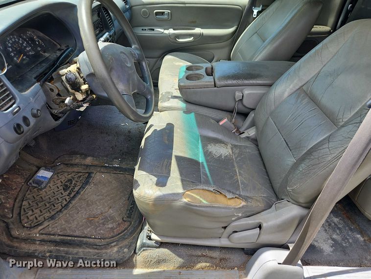 image for item EB8035 2002 Toyota Tundra Access Cab pickup truck