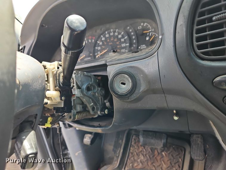 image for item EB8035 2002 Toyota Tundra Access Cab pickup truck