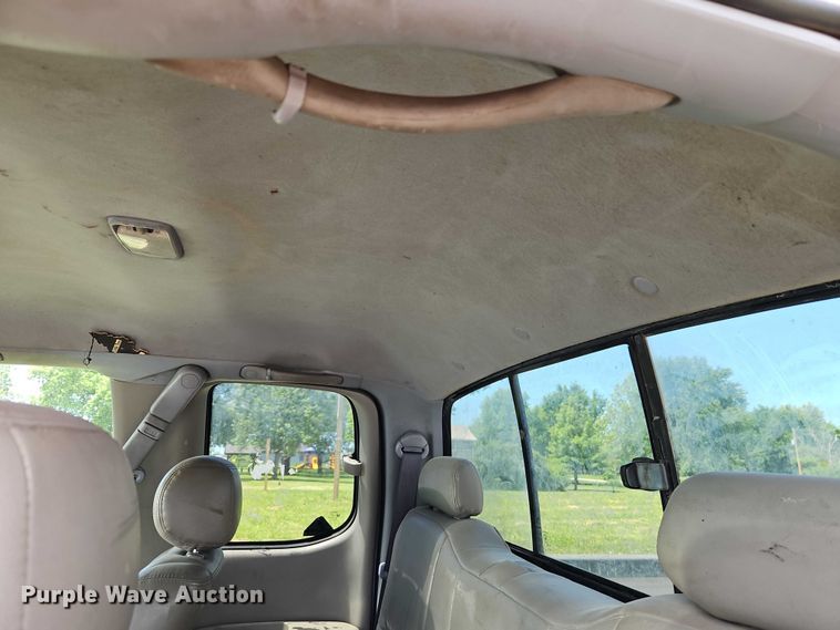 image for item EB8035 2002 Toyota Tundra Access Cab pickup truck