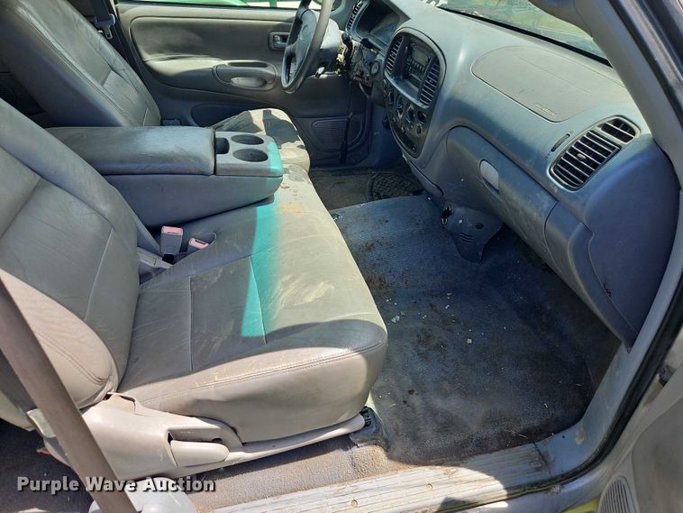 image for item EB8035 2002 Toyota Tundra Access Cab pickup truck