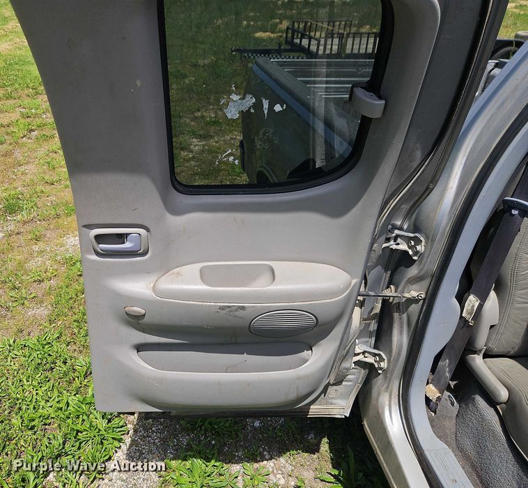 image for item EB8035 2002 Toyota Tundra Access Cab pickup truck