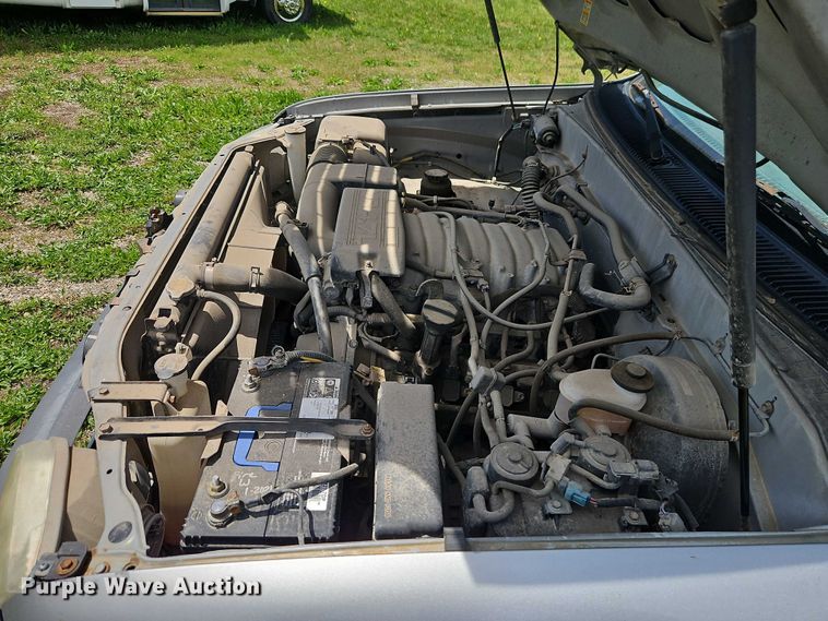 image for item EB8035 2002 Toyota Tundra Access Cab pickup truck