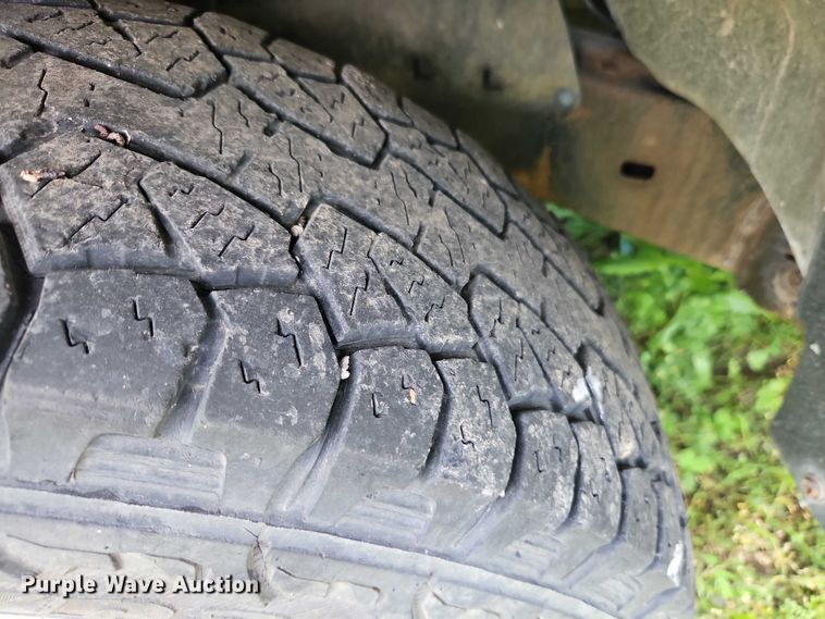 image for item EB8035 2002 Toyota Tundra Access Cab pickup truck