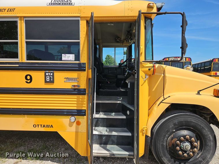 image for item EB8036 2003 Freightliner 65PA school bus