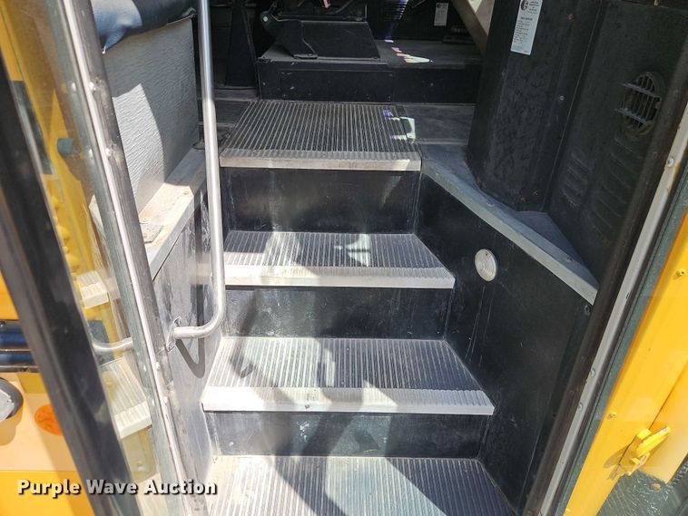 image for item EB8036 2003 Freightliner 65PA school bus