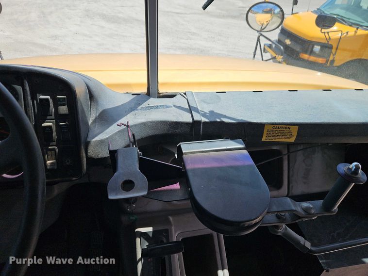 image for item EB8036 2003 Freightliner 65PA school bus