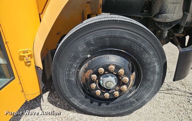 image for item EB8036 2003 Freightliner 65PA school bus