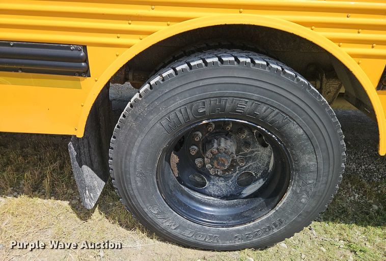 image for item EB8036 2003 Freightliner 65PA school bus