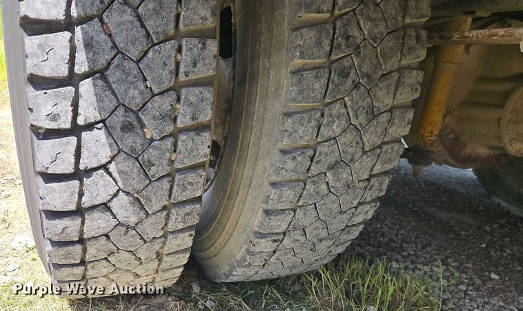 image for item EB8036 2003 Freightliner 65PA school bus