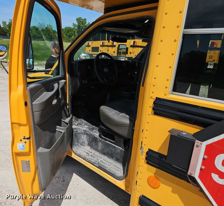 image for item EB8037 2011 Chevrolet Express school bus
