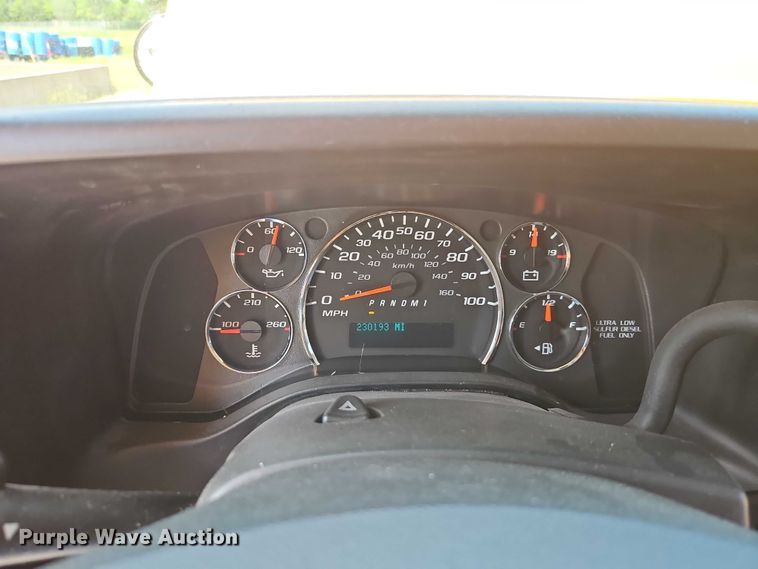 image for item EB8037 2011 Chevrolet Express school bus