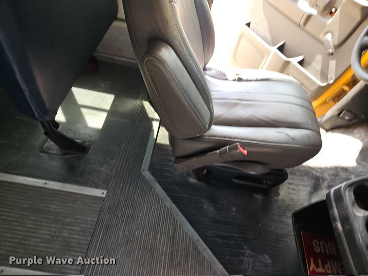 image for item EB8037 2011 Chevrolet Express school bus