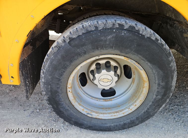 image for item EB8037 2011 Chevrolet Express school bus