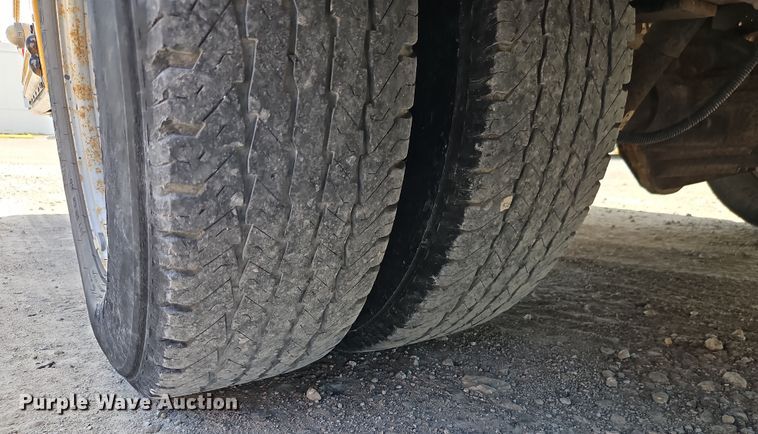 image for item EB8037 2011 Chevrolet Express school bus