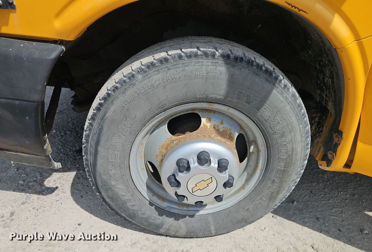 image for item EB8037 2011 Chevrolet Express school bus