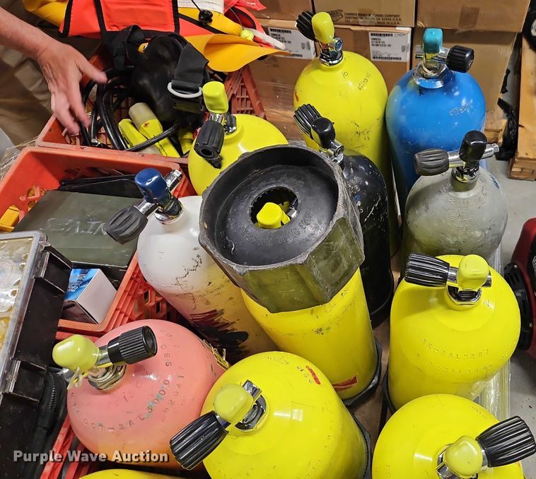 image for item EB8058 Scuba diving equipment