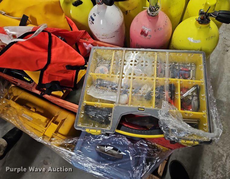 image for item EB8058 Scuba diving equipment