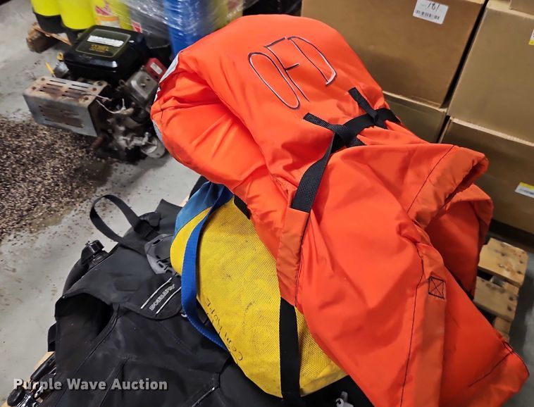 image for item EB8058 Scuba diving equipment