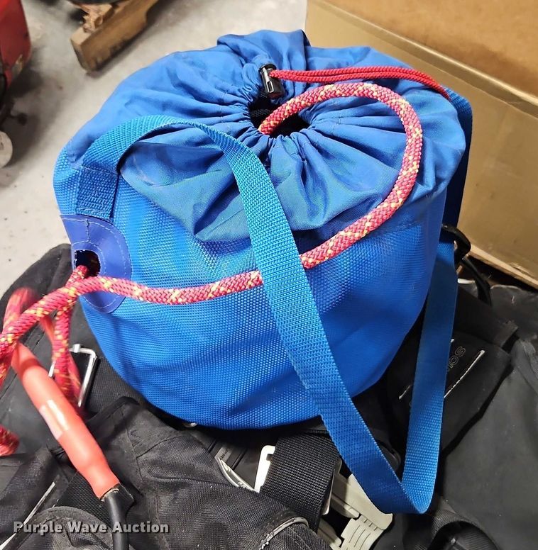 image for item EB8058 Scuba diving equipment