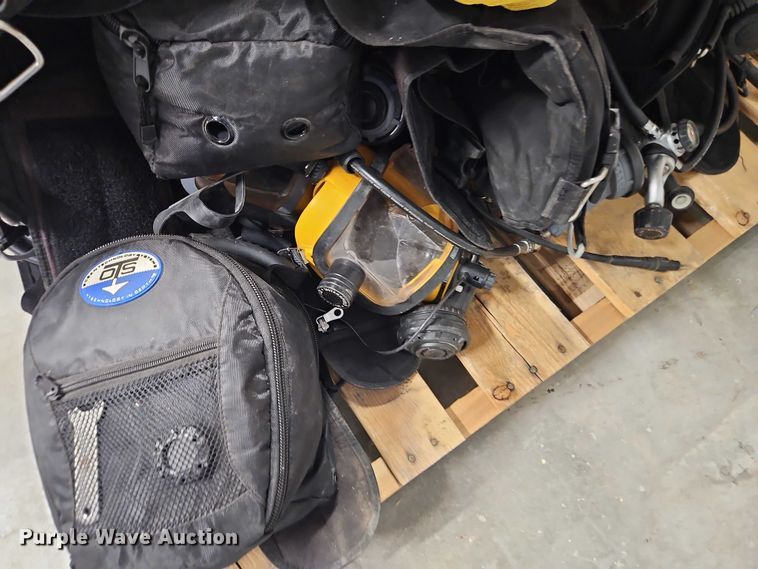 image for item EB8058 Scuba diving equipment