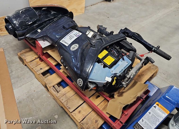 image for item EB8059 Evinrude E40DRLSCB engine