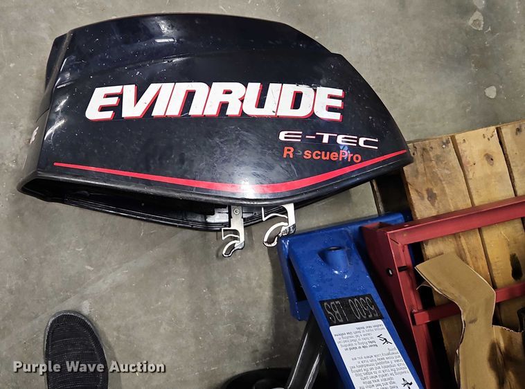 image for item EB8059 Evinrude E40DRLSCB engine