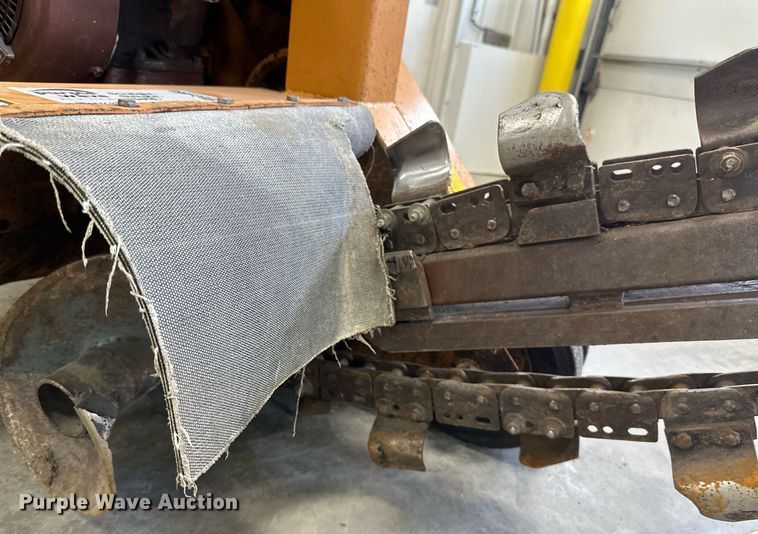 image for item EC2383 1987 Case TL100 trencher